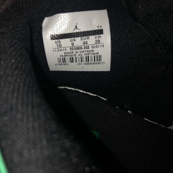 Only worn once (no box ) all my shoes in containers still has it value - Picture 2 of 6